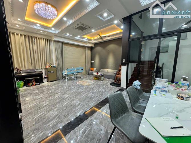 KHU VIP BIỆT THỰ 4 TẦNG-HẺM NHỰA Ô TÔ TRÁNH-100M RA NGUYỄN ẢNH THỦ, TRẦN THỊ HÈ-CHỈ 6.6tỷ