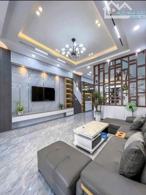 ⚜️ Nhà 60m2 hẻm ô tô Nguyễn Ảnh Thủ, Quận 12 / 1 Tỷ 690 (Sổ Hồng Riêng)