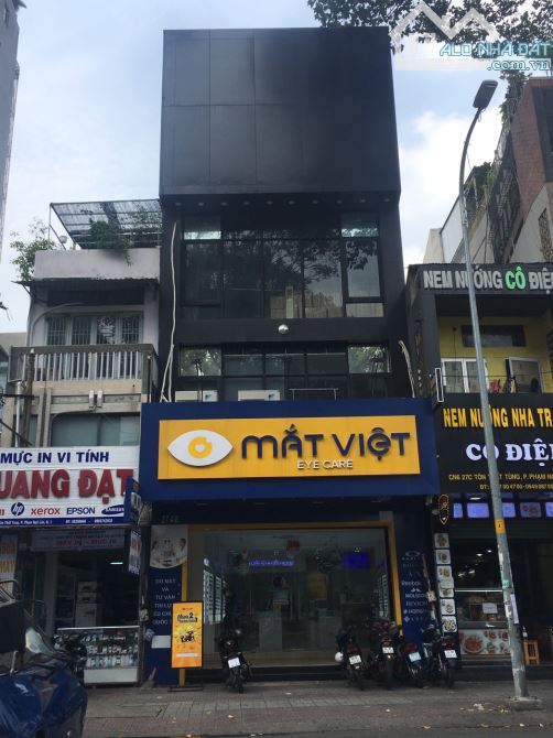 Cho thuê spa MT Tôn Thất Tùng, Q1. DT: 7x22m, Kc: trệt 2 lầu. Gía: 120tr