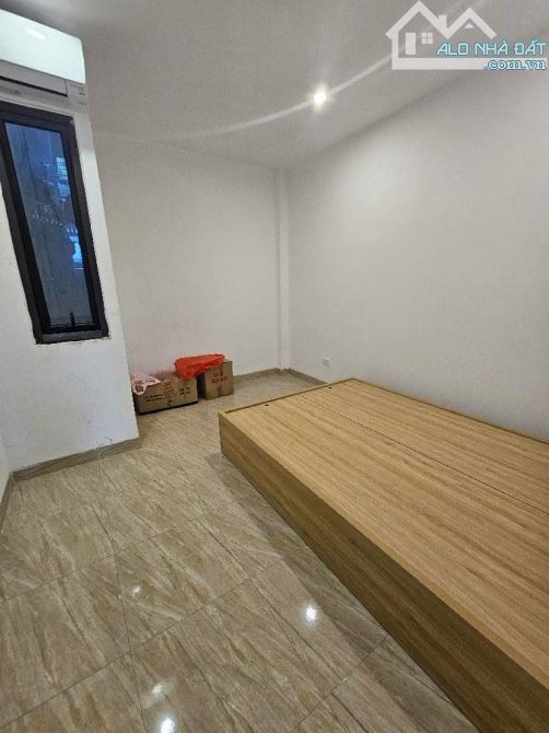 Kim Giang, Hoàng Mai, ngõ Camry đỗ cửa, 34m2, 5 tầng, nhỉnh 6 tỷ