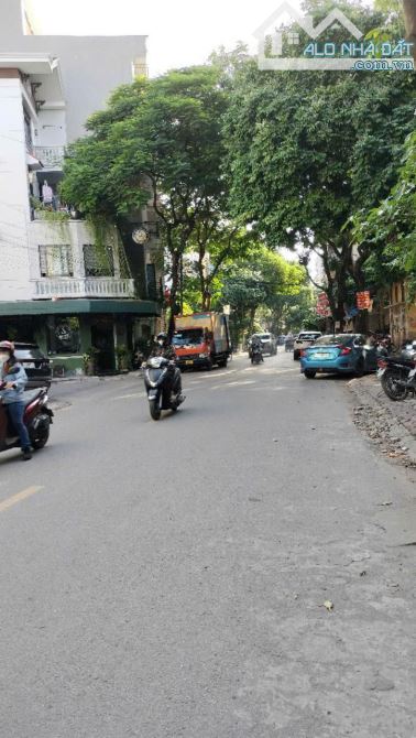 Bán nhà đẹp Đàm Quang Trung- Cổ Linh- Long Biên- DT 46m2- Ô tô dừng đổ, Giá 8.33 tỷ