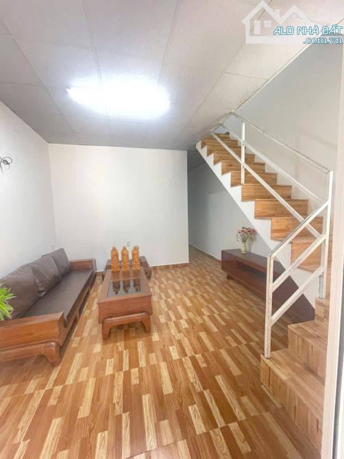 Nhà Đà Lạt, 120m2, 2 tầng, mới leng keng tìm chủ mới