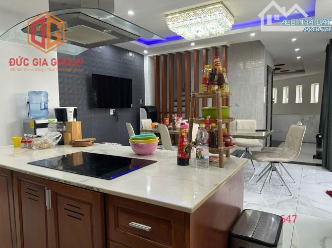 Bán nhà 1 trệt 4 lầu góc 2 mặt tiền khu dân cư D2D, TP.Biên Hòa - 1