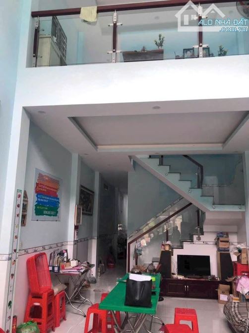 Bán nhà vườn, Phú Định Quận 8, diện tích lớn 126m², chỉ nhỉnh 6 tỷ, giá rẻ tại Phường 16! - 1