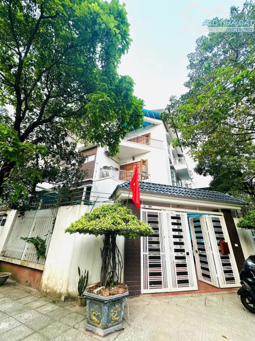 BIỆT THỰ  XUÂN PHƯƠNG NAM TỪ LIÊM 27.5 TỶ 140M LÔ GÓC 3 THOÁNG VIEW ĐẸP VỈA HÈ OTO TRÁNH - 1