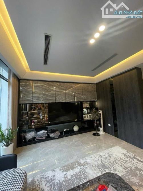 Nhà 6 tầng thang máy Cổ Linh,Tư Đình,Phố Trạm,Long Biên, DT 45m2, Gara Ô tô, Giá 8.5 tỷ. - 1
