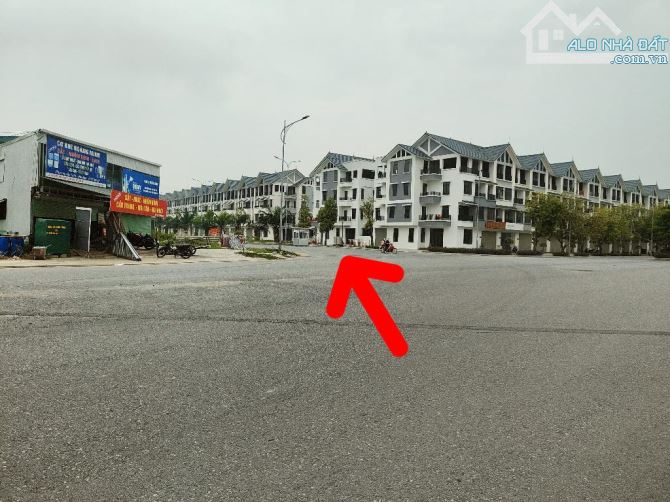 Bán đất phân lô, vỉa hè view hồ, trong Kđt, đã có sổ gần 80m MT5.8m nhỉnh 10T ngay Nhổn - 1