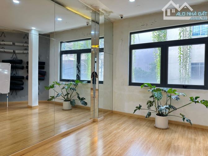 Cần bán nhà mặt tiền khu Phan Xích Long Đ. Cù Lao P.2 Phú Nhuận 3 tầng 85m² chỉ 24 tỷ TL - 12