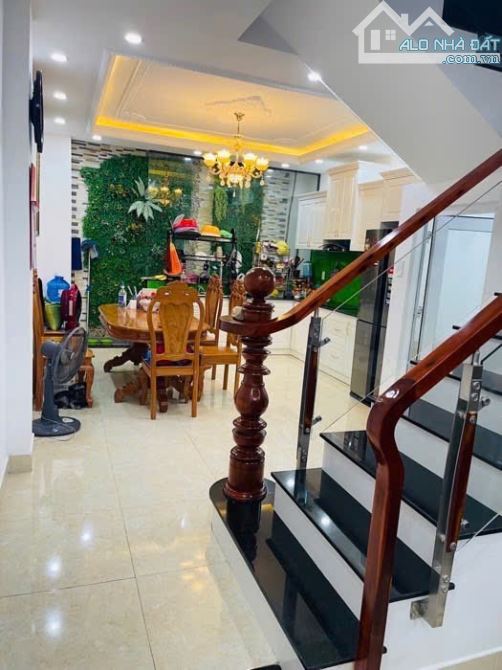 🏡 HÀNG XÓM PHÚ MỸ HƯNG - Ô TÔ ĐẬU CỬA - TẶNG NỘI THẤT - CHỈ NHỈNH 6 TỶ! - 2