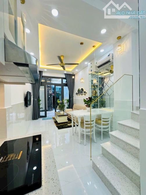 Bán gấp căn 1/ Vĩnh Hội, quận 4. 68m2. Sổ hồng riêng, giá 2,9 tỷ - 2