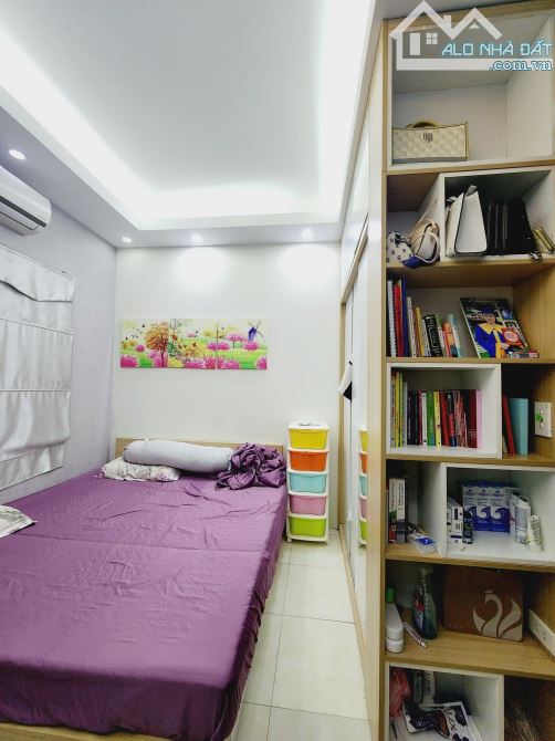 Nhà Triều Khúc, Thanh Xuân, Hà Nội 30m2 5T mt rộng, lô góc kinh doanh, ngõ rộng 6.8 tỷ ( t - 2