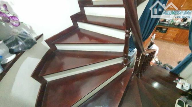 Bán nhà phố Phạm Văn Đồng 35m2 5 tầng mặt tiền 4.5 mét giá 9.3 tỷ VỊ TRÍ ĐẸP _ NGÕ THÔNG - - 2