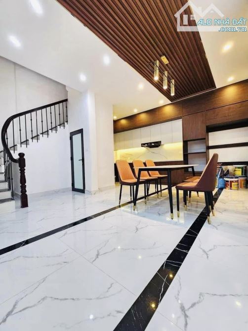 50M2 – 10,8 TỶ – VƯƠNG THỪA VŨ – PHÂN LÔ QUâN ĐỘI - Ô TÔ CHẠY QUA - 5M RA Ô TÔ TRÁNH - 2