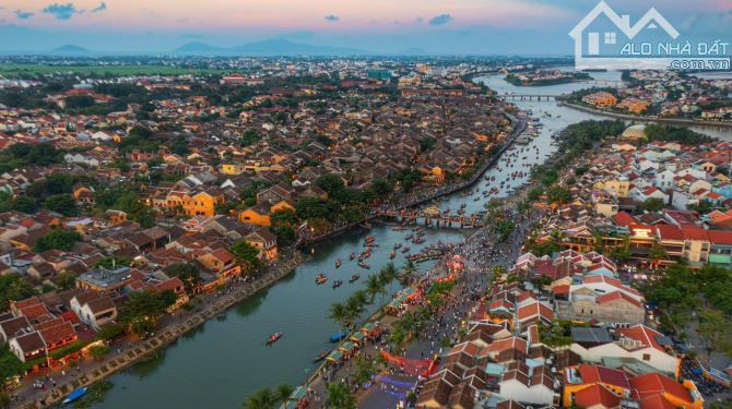 Cần bán lô đất nền ngay phố cổ Hội An, mặt tiền đường phù hợp kinh doanh , giá 2 tỷ X - 2