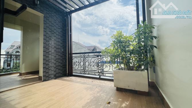 Nhà Biệt Thự VIP Liên Phường Phước Long B - Q9- Diện tích: 200m2(8mx25m) - Giá: 21 tỷ 500 - 3