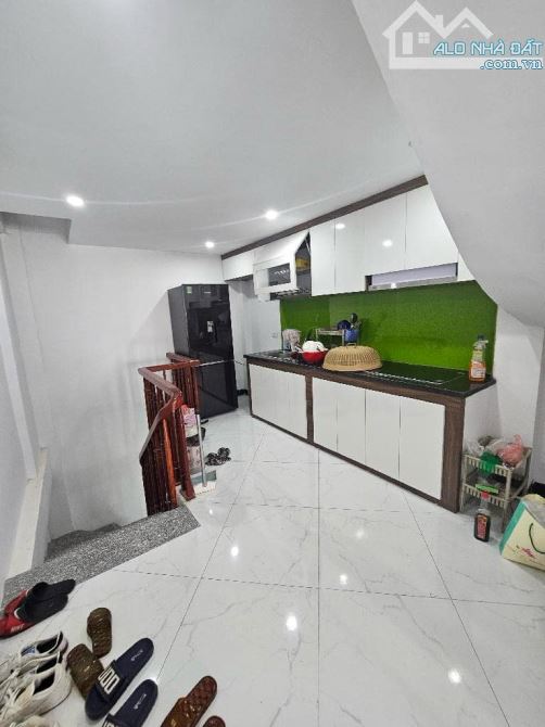 Kim Giang, Hoàng Mai, ngõ Camry đỗ cửa, 34m2, 5 tầng, nhỉnh 6 tỷ - 3