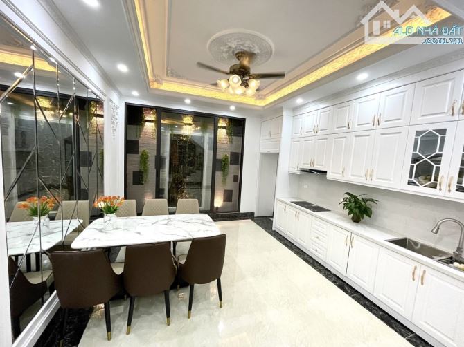 Bán nhà Phố Yên Hoà, 40m2 , 3 tầng , gần phố , mặt tiền 4m , nhỉnh 6 tỷ , hiếm - 3