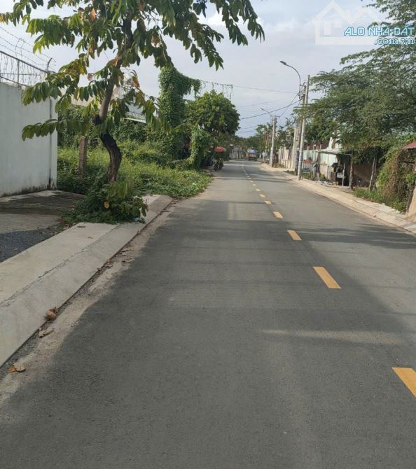 Đất Khủng 2602m2 có 26,5 tỷ Nguyễn Thị Điệp Đông Thạnh Hóc Môn TP.HCM - 3