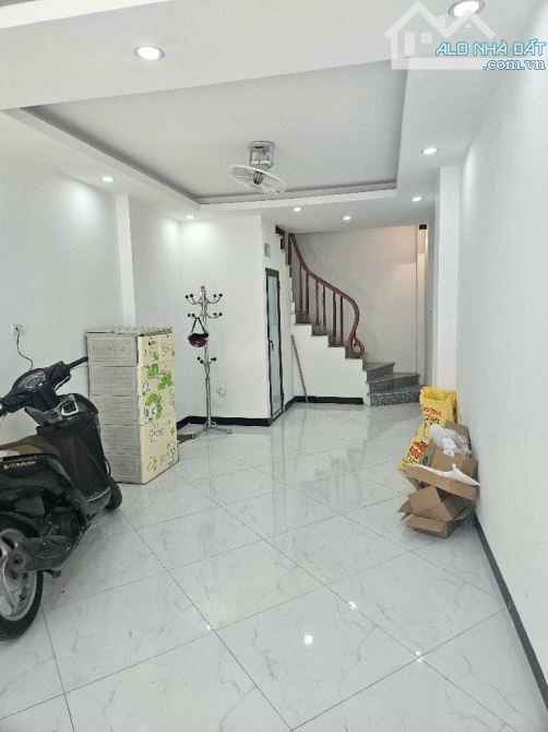 Kim Giang, Hoàng Mai, ngõ Camry đỗ cửa, 34m2, 5 tầng, nhỉnh 6 tỷ - 4