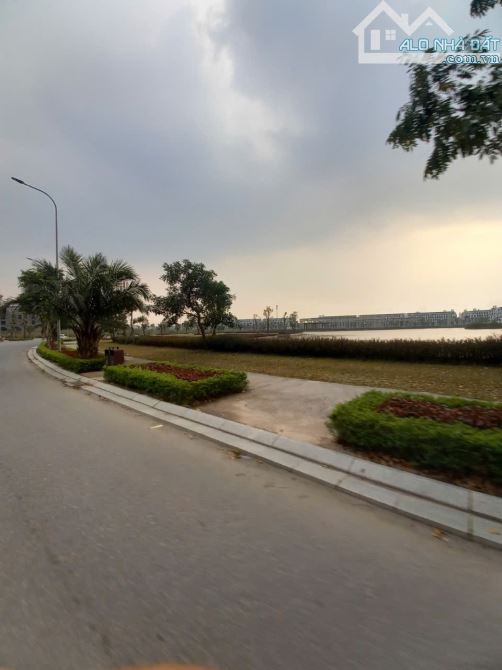 Bán đất phân lô, vỉa hè view hồ, trong Kđt, đã có sổ gần 80m MT5.8m nhỉnh 10T ngay Nhổn - 4