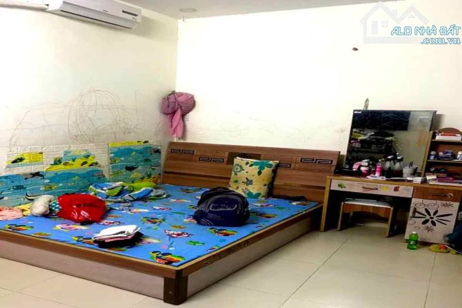 Bán nhà hẻm Trịnh Đình Trọng, Tân Phú, 10.2m x 6.3m, 63.7 m², 4 PN - Giá 6.2 tỷ TL - 5