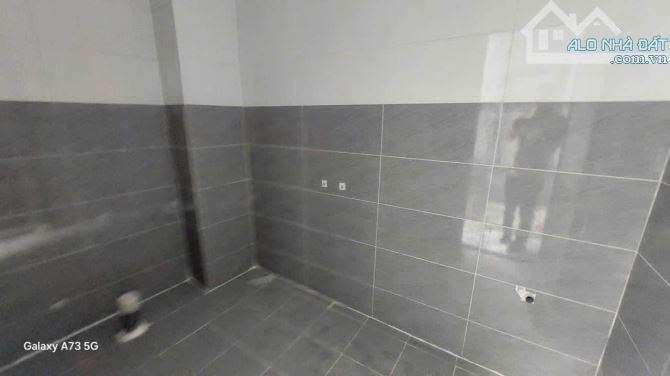 BÁN NHÀ ĐANG HOÀN THIỆN DT 4,5x24 4PN 3WC - SHR - GIÁ 2ty250 - 5