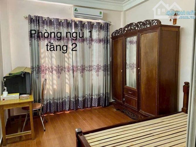 Cho thuê nhà phố Tư Đình, long biên, 4 ngủ, 9.5 triệu, gần đê bát khối