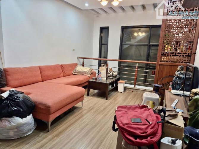 BÁN NHÀ TRONG NGÕ 40m 4 TẦNG MẶT TIỀN 4m 6,3 TỶ NHÀ MỚI Ở NGAY HOÀNG HOA THÁM BA ĐÌNH