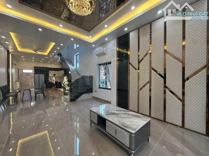 Cần bán gấp nhà Bùi Minh Trực, p5, quận 8. Dt 53,76m2. Giá 3,1 tỷ