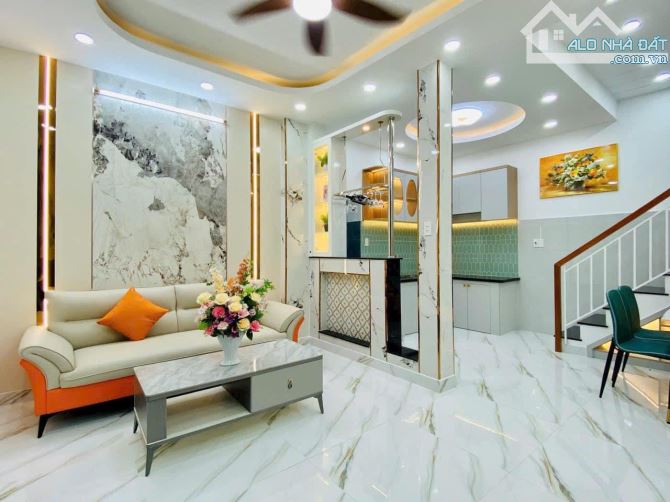 Bán nhà hẻm ô tô 4m ngay Lê Văn Sỹ, Tân Bình. Bao Sổ 2 Tỷ 750. DT: 50m2. Tiện kinh doanh