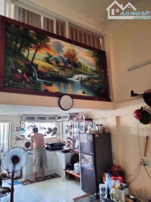 Nhà Quang Trung, Gò Vấp, lô góc, sát hẻm xe hơi, gần 40M2, chỉ 3.3 tỷ.