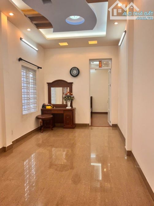 Bán nhà mặt đường Trần Nguyên Hãn vị trí đẹp.75m2 4 tầng ngang 3m giá 13.5 tỷ có tt - 10