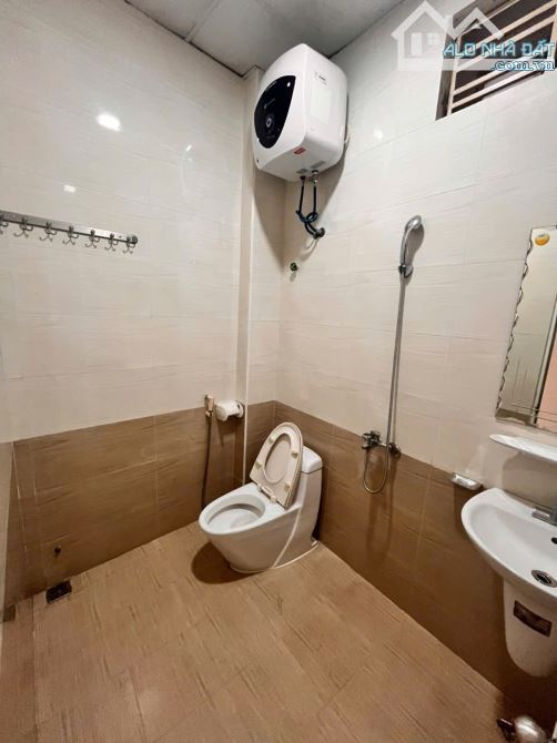 Bán nhà mặt đường Trần Nguyên Hãn vị trí đẹp.75m2 4 tầng ngang 3m giá 13.5 tỷ có tt - 11
