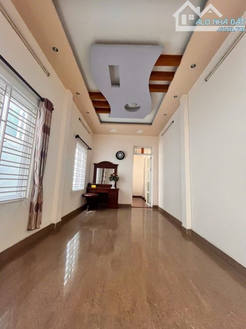 Bán nhà mặt đường Trần Nguyên Hãn vị trí đẹp.75m2 4 tầng ngang 3m giá 13.5 tỷ có tt - 1