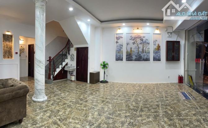 Bán khách sạn mặt tiền, đường Trần Quang Khải, DT: 8.3m x 11.5m, 3 lầu, 10 phòng, giá: 16 - 1