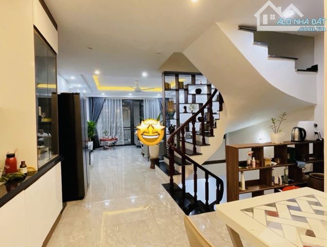 PHỐ HÀM NGHI - 55M2 x 5T - Ô TÔ ĐỖ CỬA - KD - NHÀ ĐẸP - GIÁ 14.2 TỶ. - 1