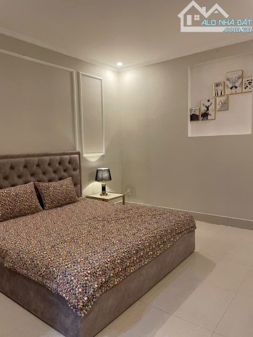 Bán khách sạn mặt tiền, đường Trần Quang Khải, DT: 8.3m x 11.5m, 3 lầu, 10 phòng, giá: 16 - 2