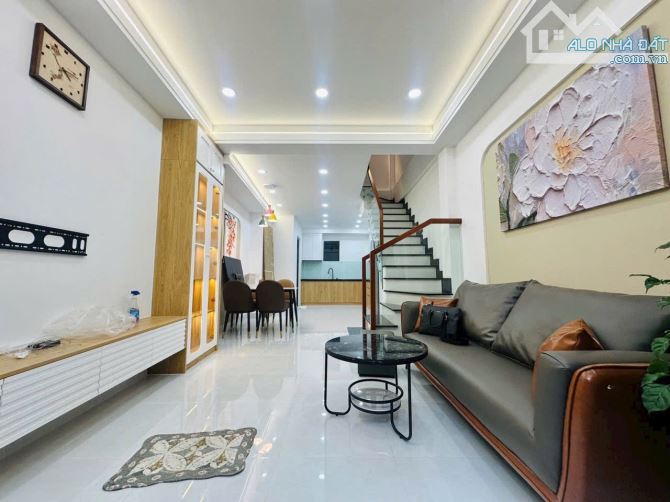 Hẻm xe tải Vip phường 3 Bình Thạnh - Vỉa hè - 36m2 - 4 Tầng - 7.5 Tỷ - 2