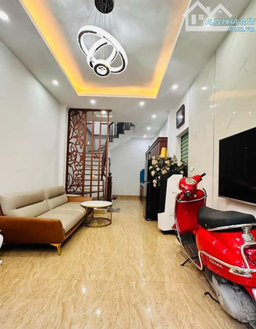 Tuyệt đẹp, Vân Canh 35m2- 5 tầng - 3 ngủ, ngõ nông, ô tô đỗ cửa, 4 tỷ - 2
