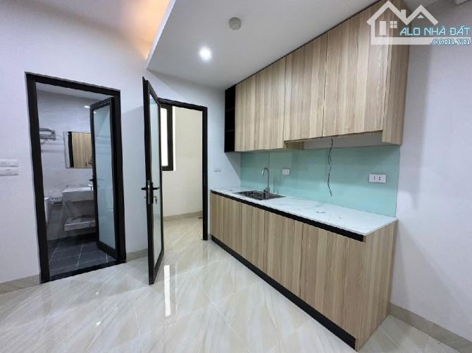 BÁN TÒA NHÀ 9 TẦNG VIEW HỒ Quan nhân NỘI THẤT XỊN- 120M2 - mặt tiền 9.5m- giá thương lượng - 3