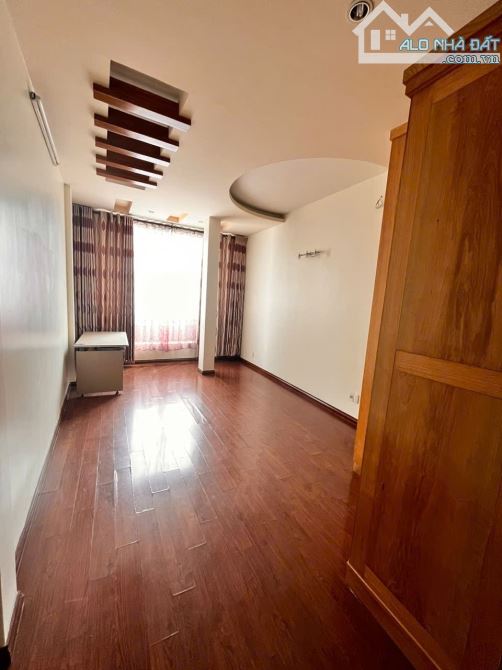 Bán nhà mặt đường Trần Nguyên Hãn vị trí đẹp.75m2 4 tầng ngang 3m giá 13.5 tỷ có tt - 4