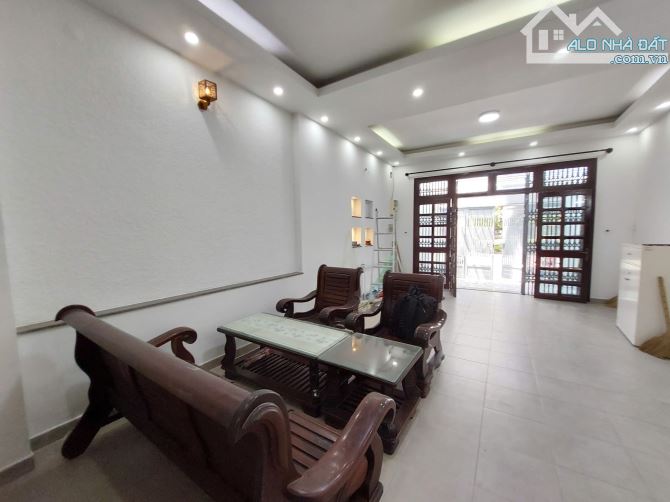 Mặt tiền 4 tầng 5*20, vị trí KD Spa, VP Cty KV Dương Thị Giang, Phan Văn Hớn - 5