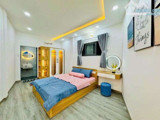 Hot! Nhà đẹp giá ngộp Võ Văn Tần, Q 3. DT: 53,8m2 / 4Tỷ 100. Đang cho thuê 18tr/ tháng.SHR - 6