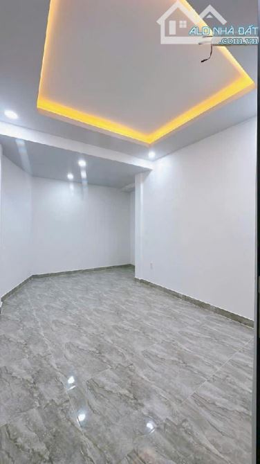 Hiếm bán nhà mới 40m2 Quận 4  chỉ 3,85 tỷ - 8