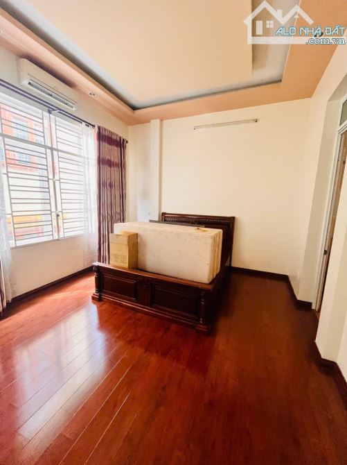 Bán nhà mặt đường Trần Nguyên Hãn vị trí đẹp.75m2 4 tầng ngang 3m giá 13.5 tỷ có tt - 9