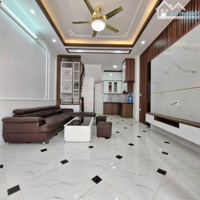 Cực hiếm! Nhà mới Đại Mỗ 30m ô tô đỗ, kinh doanh xây 5 Tầng giá 4.9 tỷ