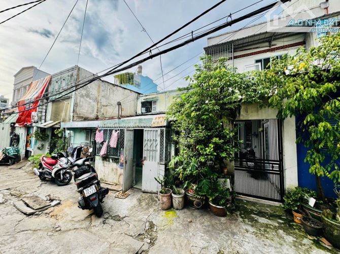 Nhà C4 Nguyễn Xí_ P13, Bình Thạnh. DT 68m2. Ngang 5.6m. Giá 7.7 tỷ (113tr/m2!)