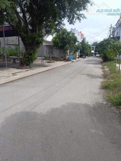 BÁN GẤP 95M2-1 TỶ 430 TRIỆU GẦN CHỢ ĐẦU MỐI -TÂN THỚI NHÌ-GỌI XEM ĐẤT