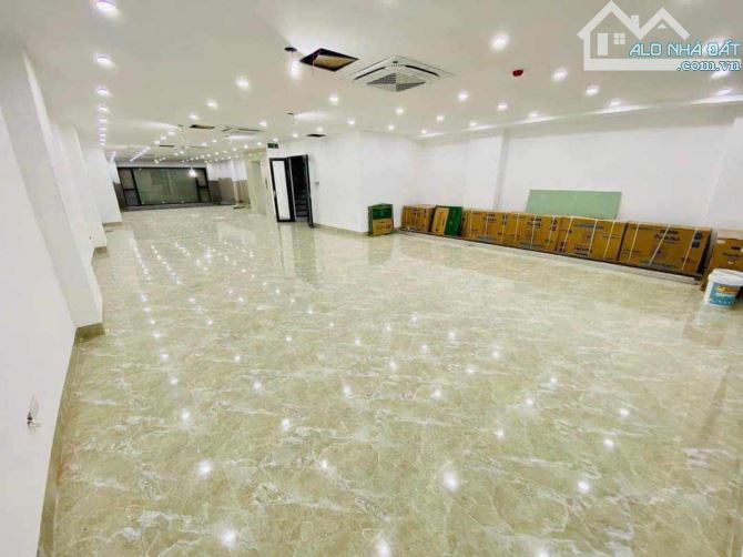 Bán Nhà Mặt Phố Vũ Tông Phan, Tòa Nhà Mới 10 Tầng 100m2 Cho Thuê 110tr/tháng