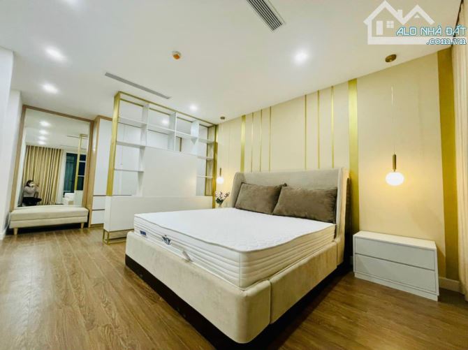 Bán N05 Hoàng Đạo Thúy, 165m2, 3 ngủ, Căn Góc, giá 9.7 tỷ,